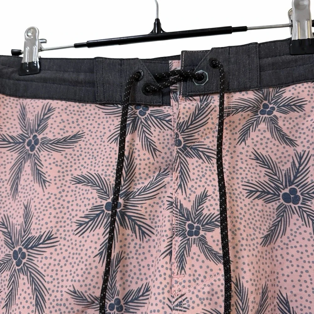 Vissla‎ Mens Floral Tropical Board Shorts Size 38 Swim Trunks Quick Dry Stretch